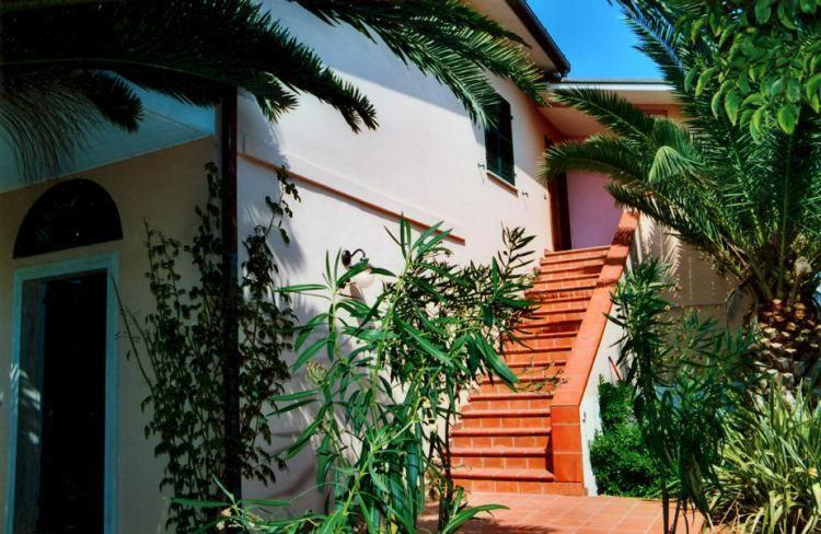 Bed&Breakfast Giardino Agritourist Controguerra Exteriör bild