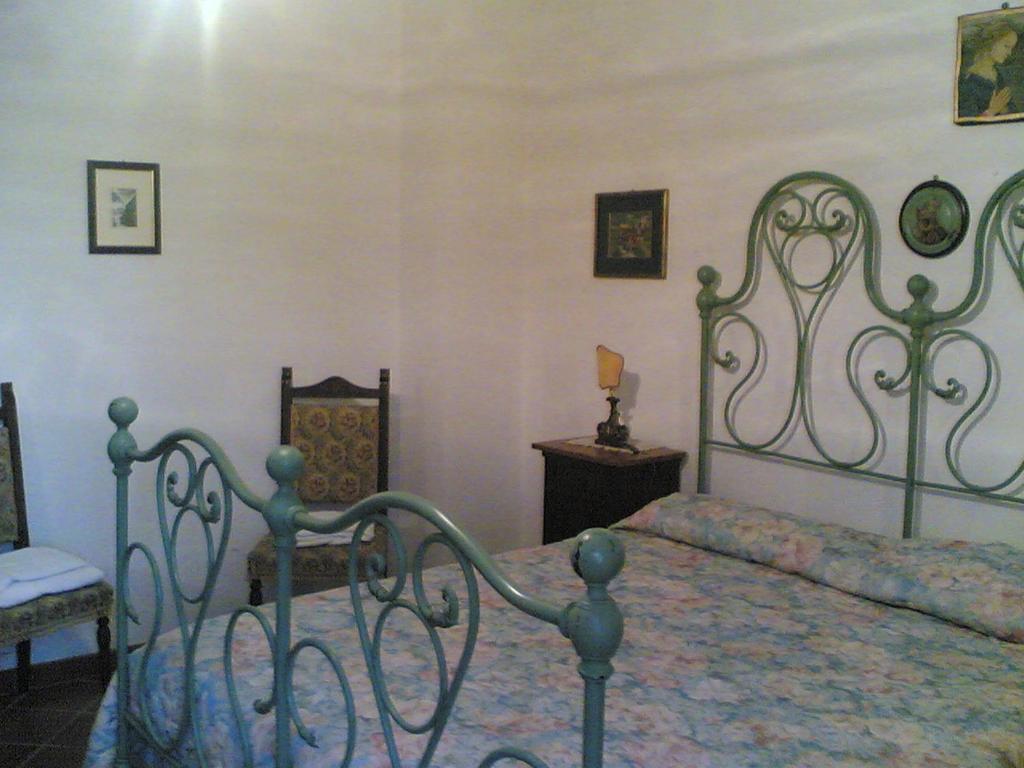 Bed&Breakfast Giardino Agritourist Controguerra Rum bild