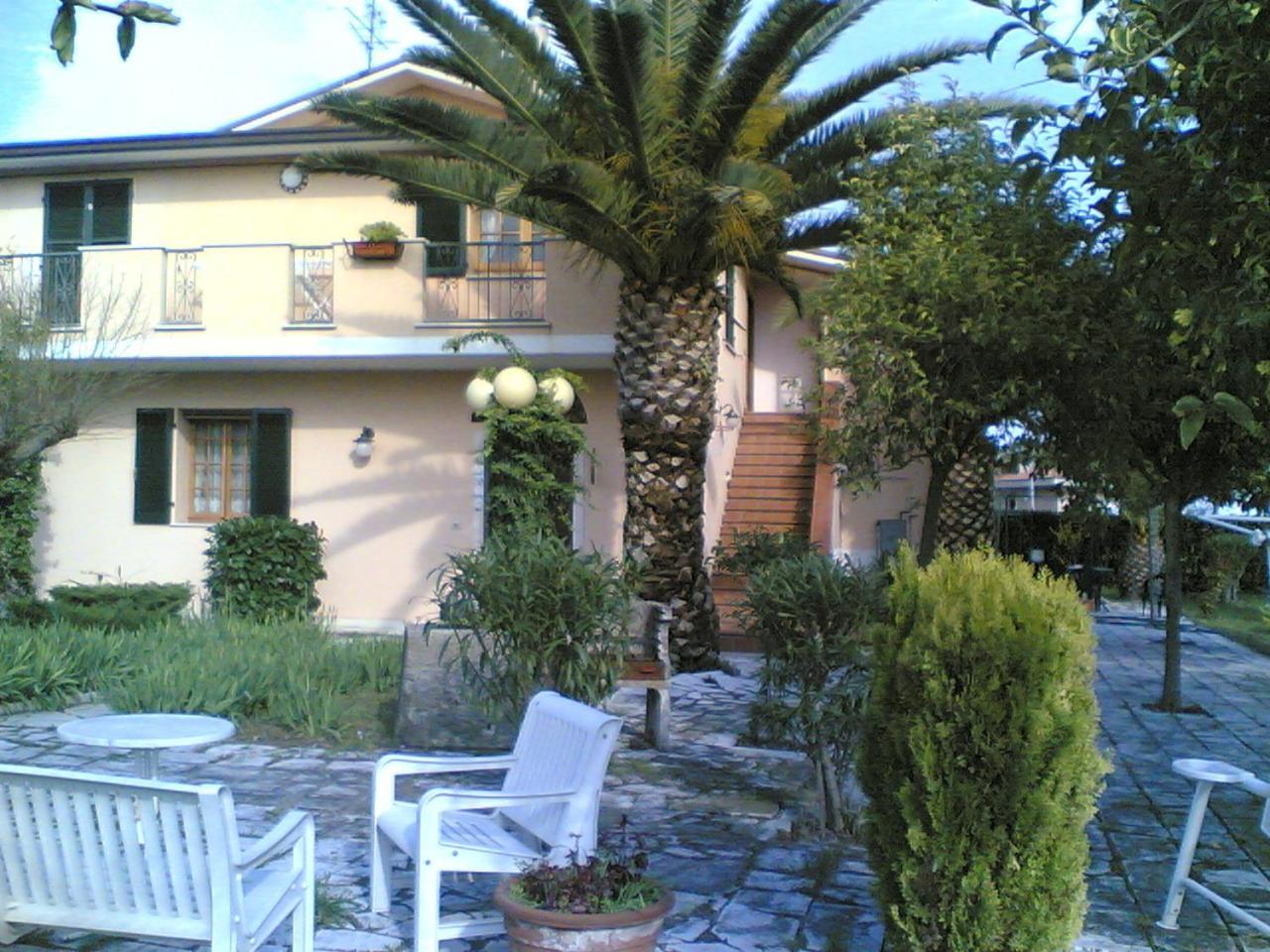 Bed&Breakfast Giardino Agritourist Controguerra Exteriör bild