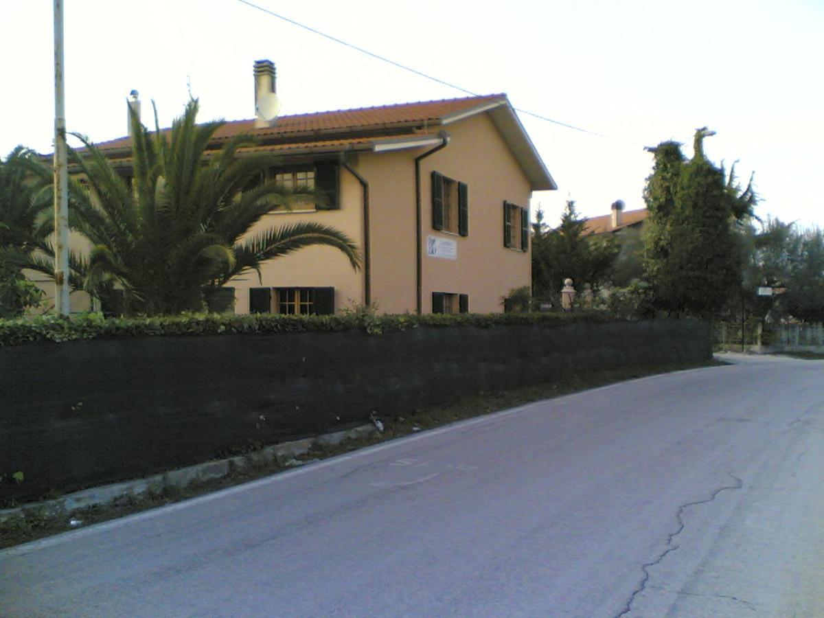 Bed&Breakfast Giardino Agritourist Controguerra Exteriör bild